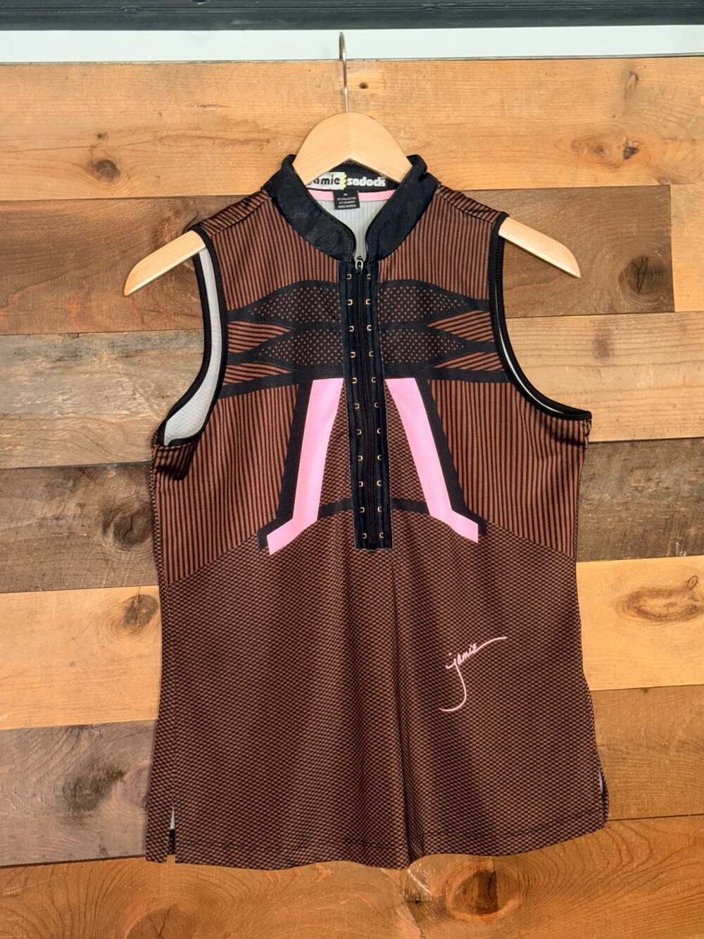 Jamie Sadock M Sleeveless Contessa Golf Top in Brown Sugar
